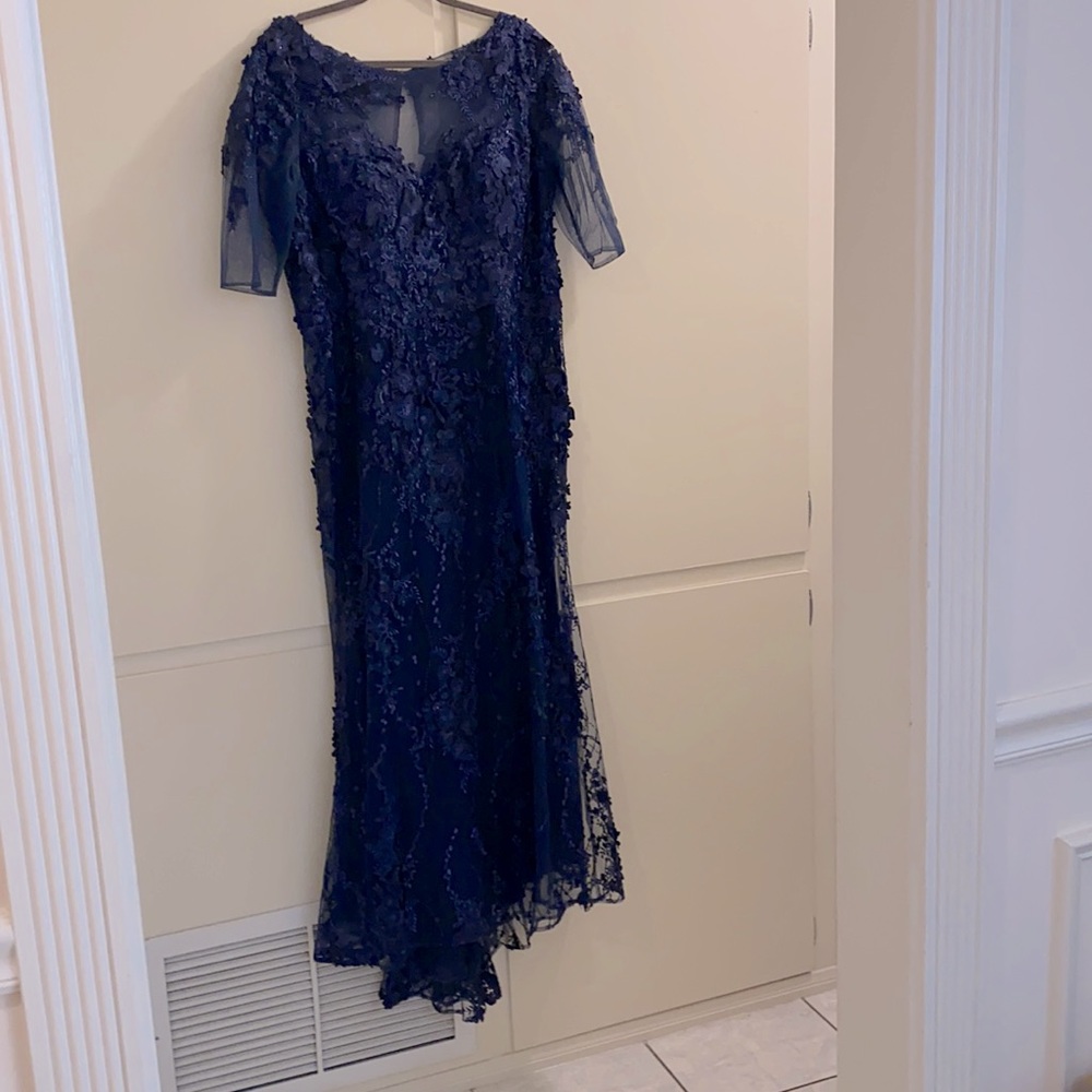 Floral and lacy dress size 14